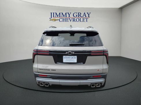 New 2026 Chevrolet Traverse Z71 w/ Enhanced Driving Package AWD/4WD image 4