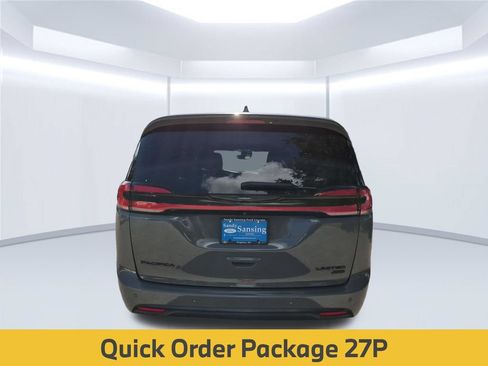 Used 2021 Chrysler Pacifica Limited w/ S Appearance Package AWD/4WD image 5