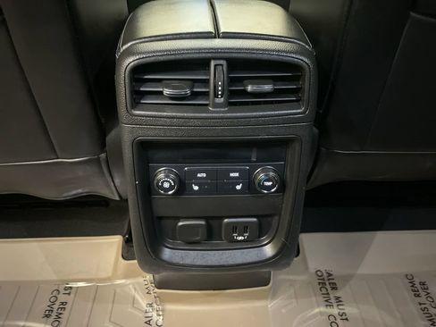 Used 2019 Buick Envision Essence FWD image 15