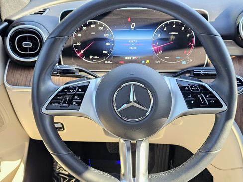 Used 2023 Mercedes-Benz C 300 4MATIC Sedan image 31