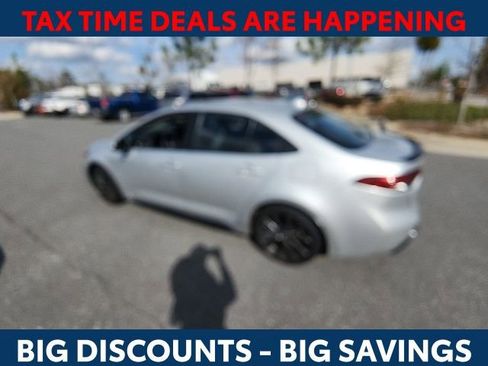 Used 2025 Toyota Corolla XSE image 9