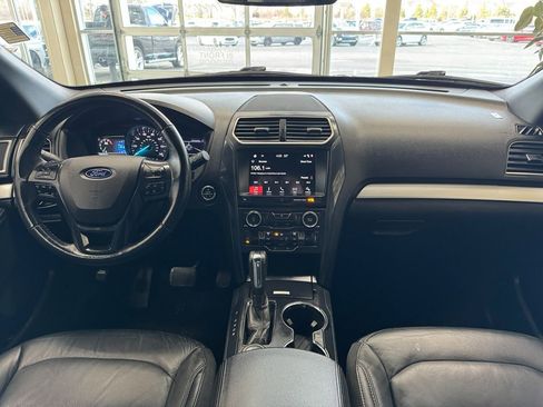 Used 2017 Ford Explorer XLT w/ Equipment Group 202A image 19