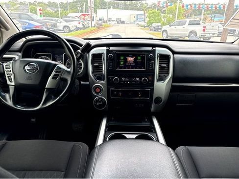 Used 2019 Nissan Titan SV w/ SV Convenience Package AWD/4WD image 4