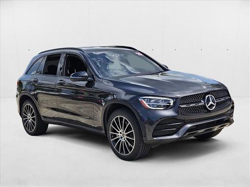 Used 2022 Mercedes-Benz GLC 300 image 3