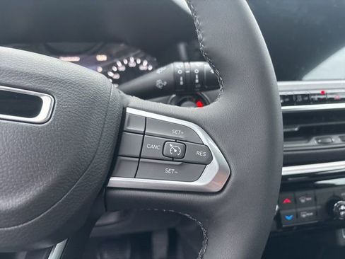 New 2026 Jeep Compass Latitude image 22