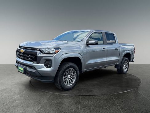 Used 2023 Chevrolet Colorado LT w/ LT Convenience Package AWD/4WD image 3