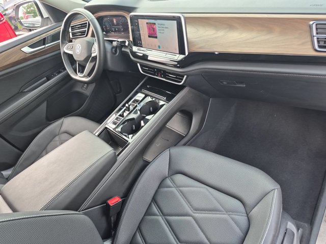 Used 2025 Volkswagen Atlas SE FWD image 32