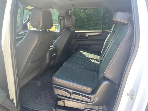 Certified 2025 GMC Yukon XL AT4 w/ LPO, Floor Liner Package AWD/4WD image 21