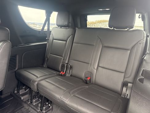 Used 2021 Chevrolet Suburban LT w/ LT Signature Package image 14