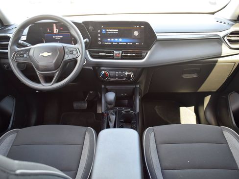 Used 2024 Chevrolet TrailBlazer LT FWD image 5