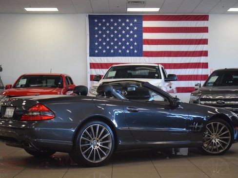 Used 2012 Mercedes-Benz SL 550 SL 550 2dr Convertible image 32