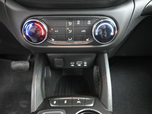 Used 2023 Chevrolet TrailBlazer LT FWD image 17