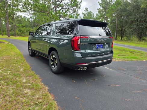 New 2026 GMC Yukon XL AT4 Ultimate AWD/4WD image 3