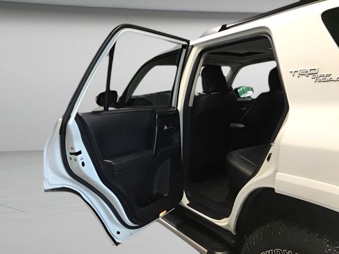 Certified 2021 Toyota 4Runner TRD Off-Road Premium w/ Moonroof Package AWD/4WD image 10