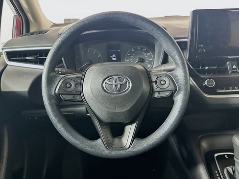 Used 2025 Toyota Corolla LE image 17