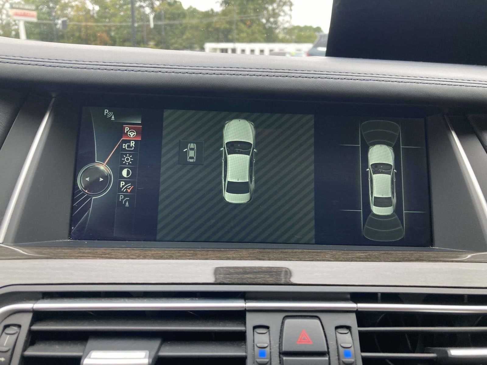 Used 2013 BMW 750Li RWD image 25