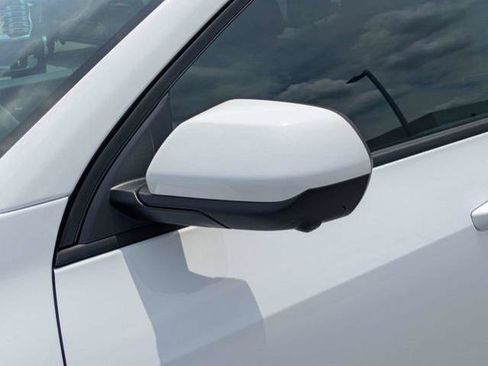 New 2026 Chevrolet Equinox LT w/ Convenience Package II FWD image 13