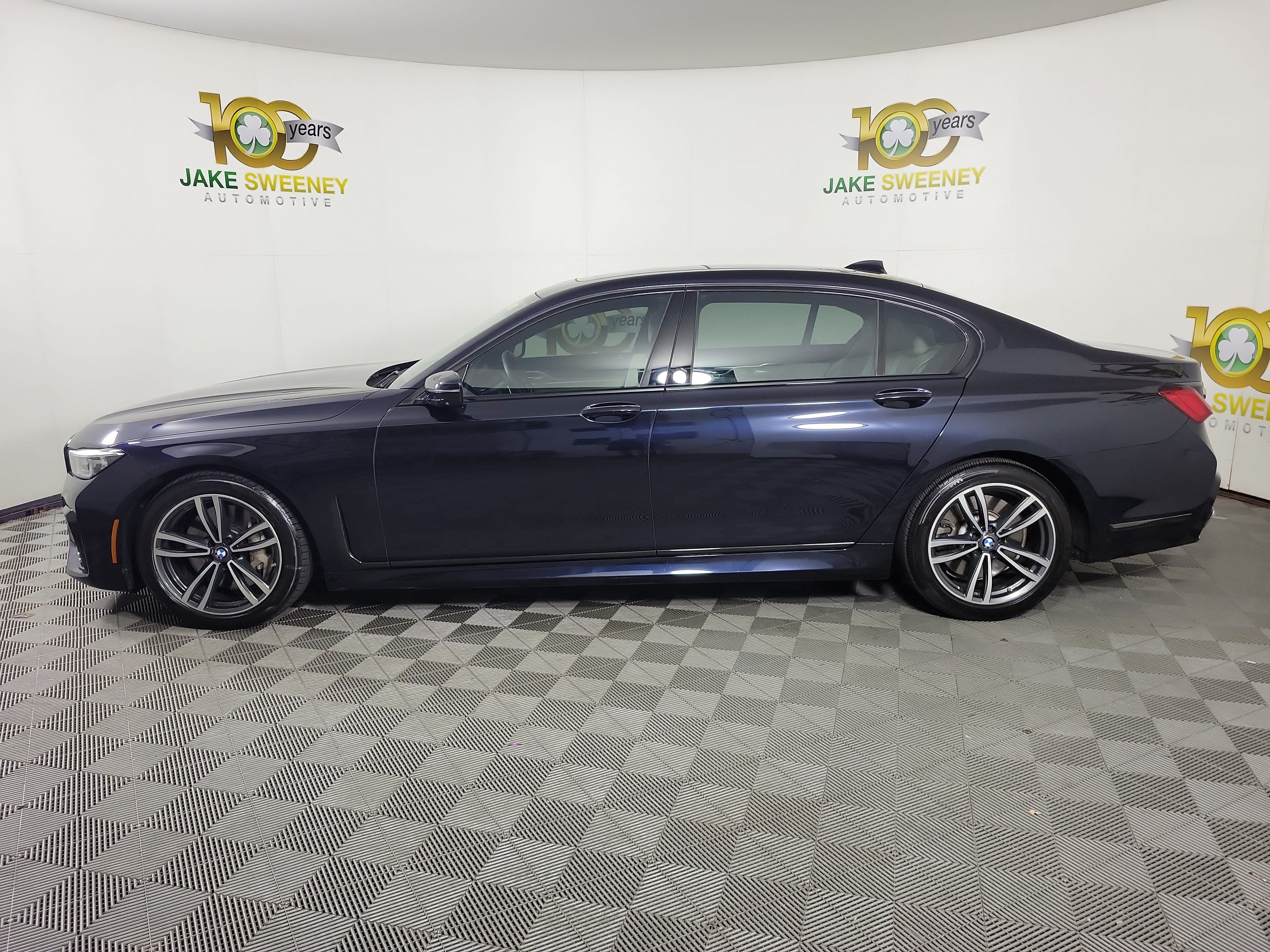 Used 2022 BMW 750i xDrive w/ M Sport Package AWD/4WD image 4