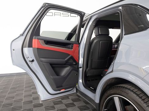 Certified 2026 Porsche Cayenne S AWD/4WD image 22