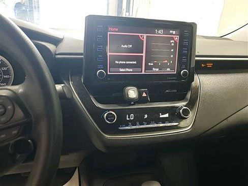Used 2022 Toyota Corolla LE FWD image 4