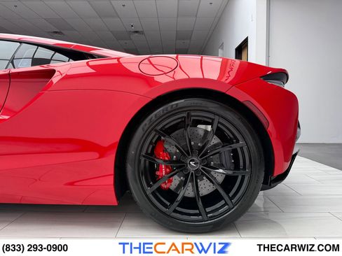 Used 2024 McLaren Artura Coupe 2D image 16
