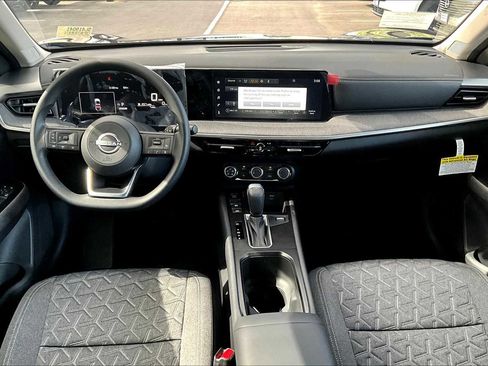 New 2025 Nissan Kicks SV image 5