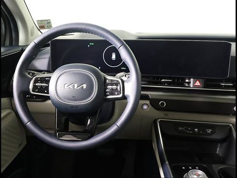 Used 2026 Kia Carnival SX Prestige FWD image 8