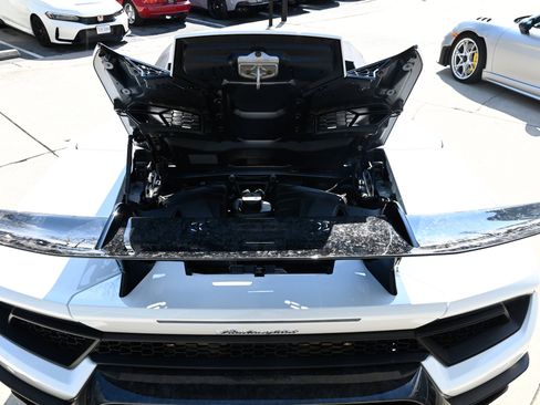 Used 2018 Lamborghini Huracan Performante image 34