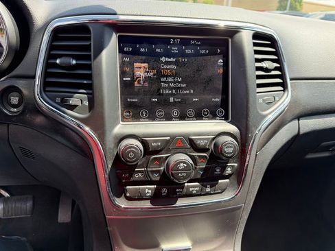 Used 2018 Jeep Grand Cherokee Altitude AWD/4WD image 15
