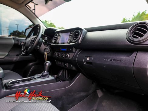 Used 2022 Toyota Tacoma SR image 15