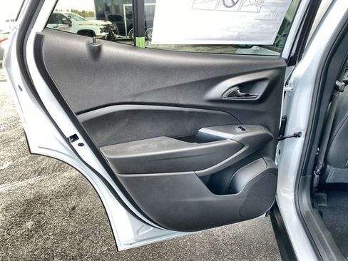 New 2026 Chevrolet Trax LT FWD image 32