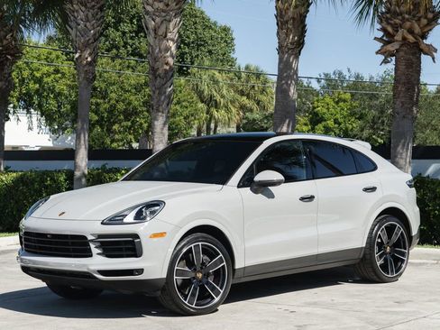 Used 2022 Porsche Cayenne Coupe image 1