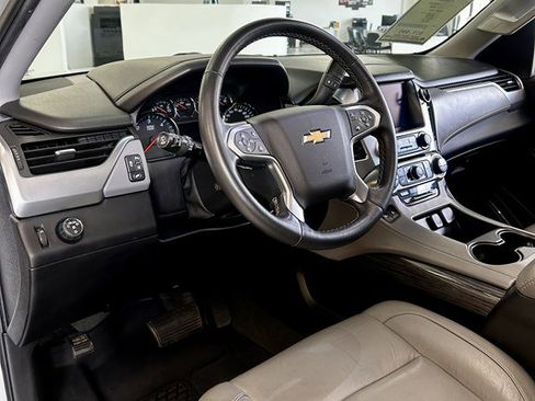 Used 2015 Chevrolet Suburban LT image 13