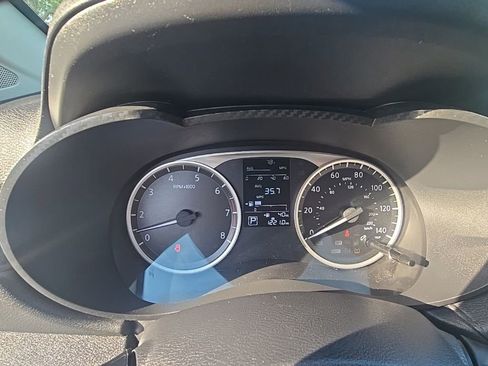 Used 2021 Nissan Versa S image 16