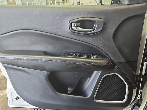 Used 2020 Jeep Compass Limited w/ Premium Lighting Group image 24