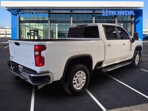 Used 2025 Chevrolet Silverado 2500 LT AWD/4WD image 2
