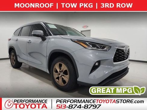 Used 2022 Toyota Highlander Bronze Edition image 1