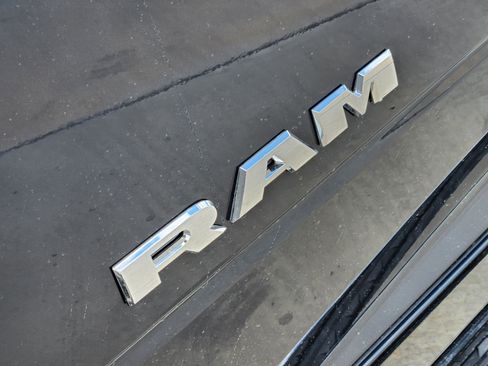 New 2026 RAM 2500 Laramie w/ Sport Appearance Package AWD/4WD image 11
