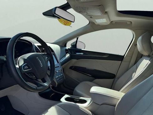 Used 2019 Lincoln MKC Reserve w/ MKC Climate Package image 16