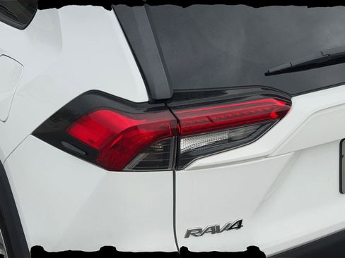 Used 2019 Toyota RAV4 LE image 48