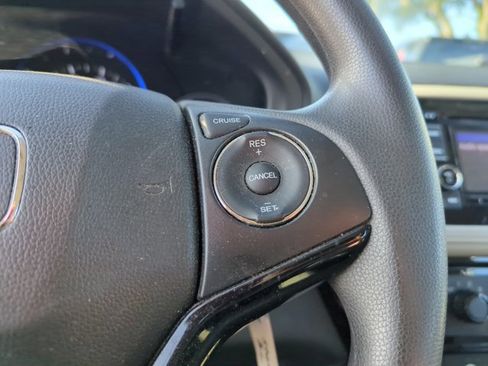 Used 2022 Honda HR-V LX image 14