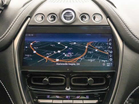 Used 2021 Aston Martin DBX AWD/4WD image 17