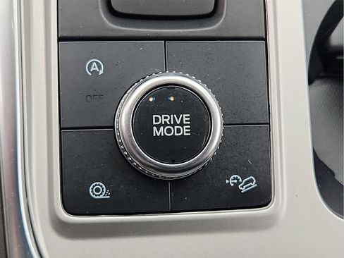 Certified 2023 Ford Explorer Platinum w/ Technology Package image 18