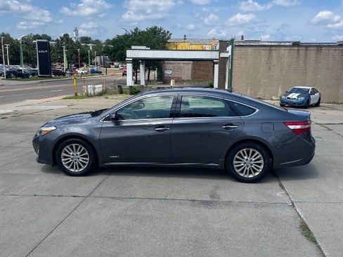 Used 2013 Toyota Avalon Limited image 16
