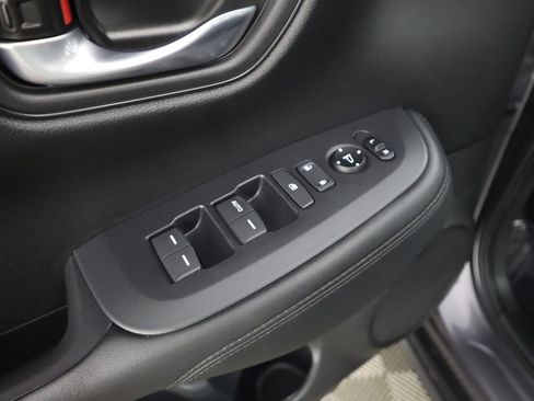 Certified 2026 Honda HR-V LX image 32