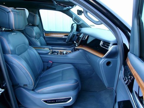 Used 2022 Jeep Grand Wagoneer Series II w/ Convenience Group III image 28