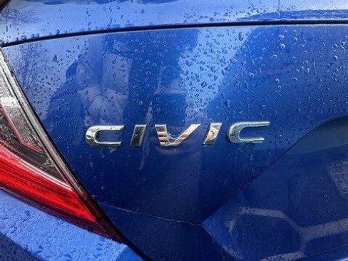 Used 2016 Honda Civic Touring image 9