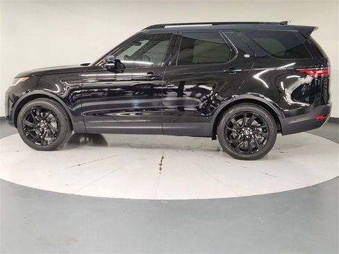 New 2025 Land Rover Discovery S image 5