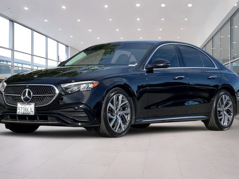 Used 2025 Mercedes-Benz E 350 4MATIC Sedan image 8