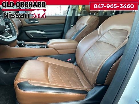 Used 2023 Nissan Pathfinder Platinum w/ Cargo Package image 9